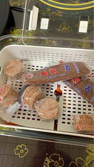 đẹp xuất sắc luôn ý. chưa bao giờ mua đc bộ hộp ưng ý như này, chuẩn tiền nào của nấy. Dày dặn, nên mua mn ạ