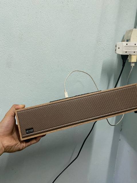 Ngoại hình vỏ gỗ đẹp,  *** âm thanh nghe ổn , công suất loa k lớn lắm vì giá rẻ như vậy thì là ổn