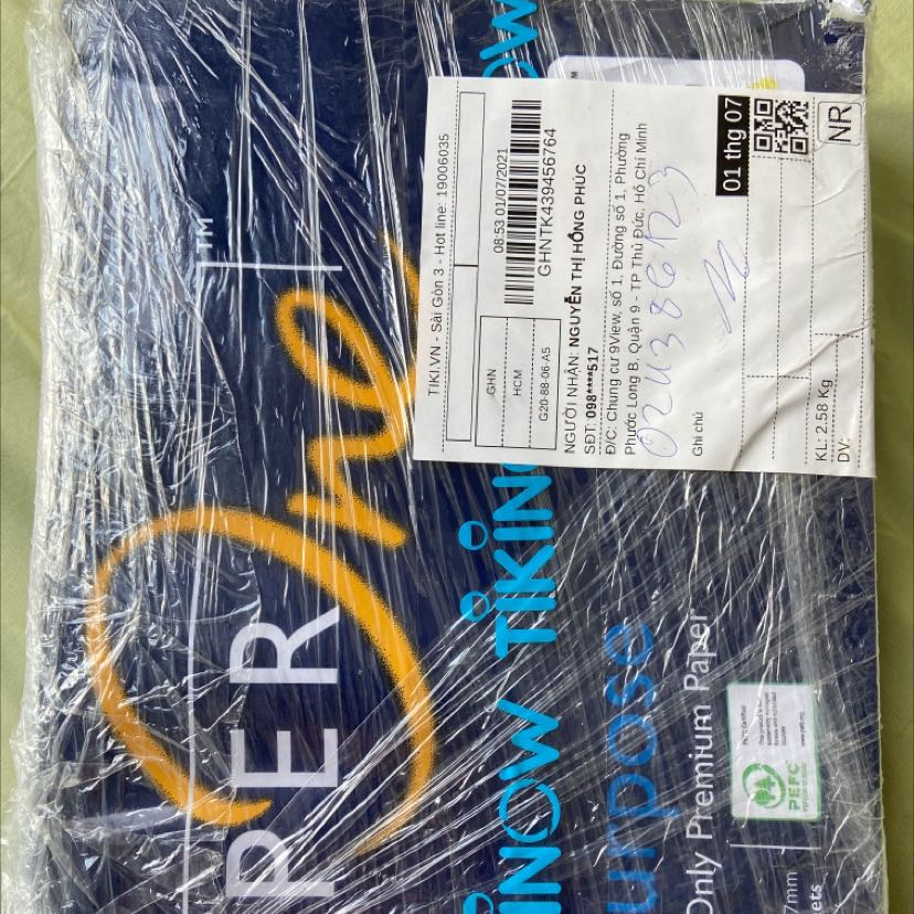 Bao bì cẩu thả, giấy bị hư hết góc. Khi mình hỏi anh nhân viên giao hàng, giấy bị hư góc vậy thì trả lời mất lịch sự "Không biết, nhận sao giao vậy". Mình muốn trả lại hàng và sẽ không bao giờ mua ở đây nữa.