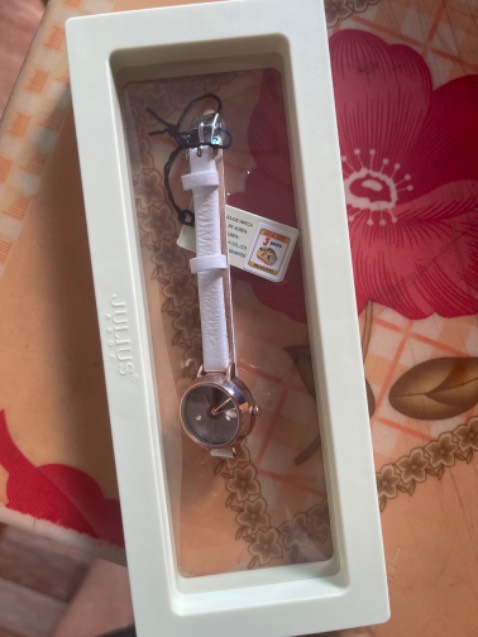 Làm ăn như *** Mua hành một màu shop đưa cho 1 màu khác . Chất lượng chắc cũng như ***