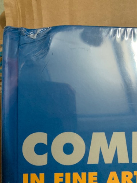 Sách đẹp, giao hàng nhanh. Tuy nhiên sách bị móp một phần:((