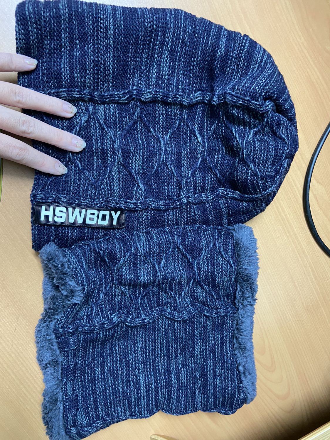 Mình đã mua 2 cái, hàng đẹp, rộng rãi, nam nữ đều đeo đẹp. Các bạn có thể mua