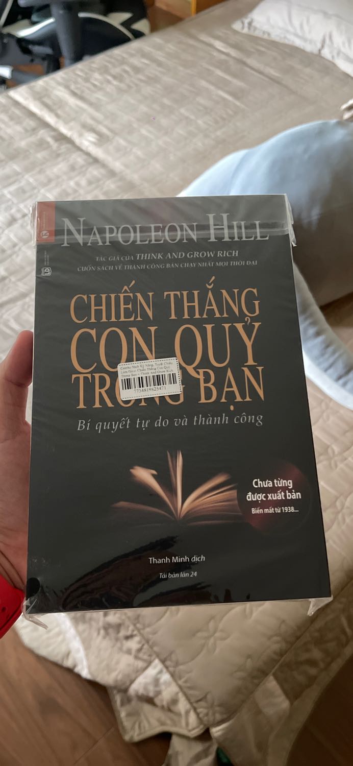 Đóng hàng đẹp , sách mới , dịch nên giao hàng hơi lâu so với ***