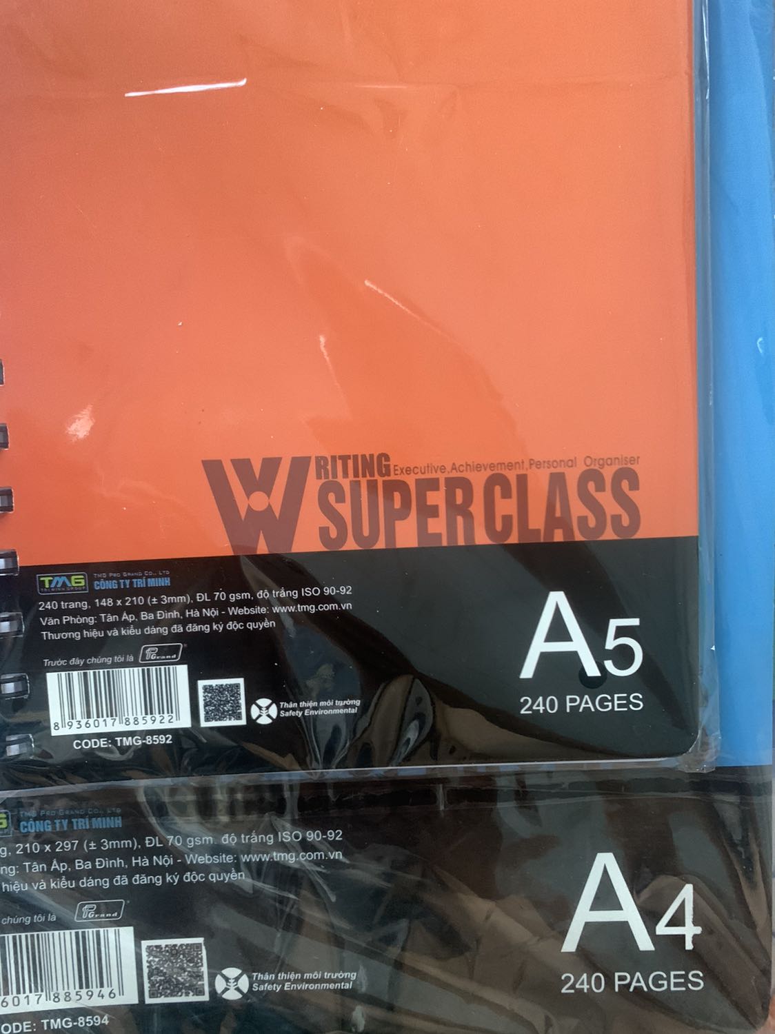 Giao hàng sai. Mình đặt cuốn B5 mà lại giao mình cuốn A5 nhỏ và ít tiền hơn.