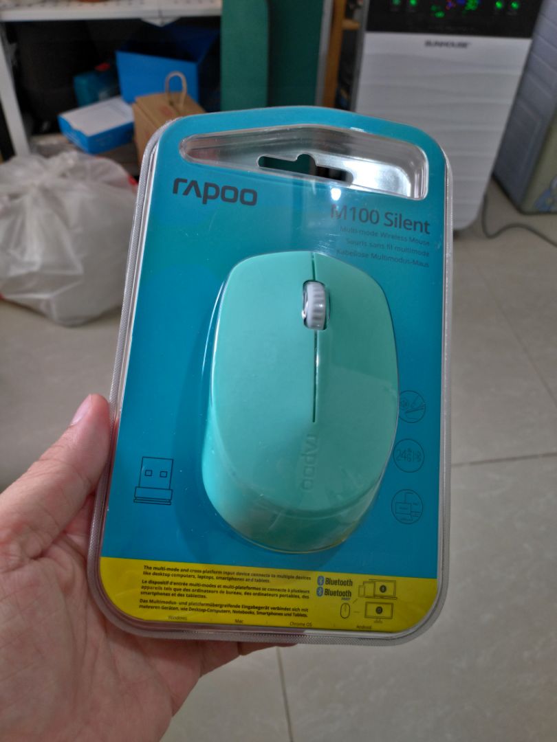 Chuột kết nối Bluetooth, wireless giá rẻ, chất liệu phủ nhám sờ rất đã, nhưng dễ bẩn, kết nối hơi khó, do đèn nháy báo ở mặt trên, chuột nhỏ nên nhẹ, ko bám theo di chuyển như người dùng muốn 100%