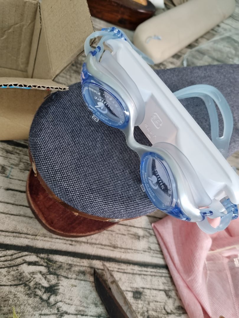 mình đã mua cái thứ 2 của shop. hàng giao nhanh, kính đẹp mình đã mua cái thứ 2 của shop. hàng giao nhanh, kính đẹp