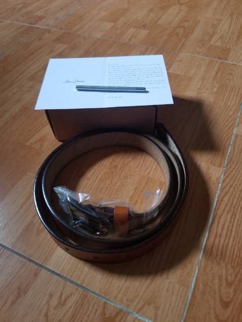 Áo jean nhà Aaa Jeans có 3 màu thì mình đã mua cả 3. Hiện tại mình thích màu Stone nhất. Sau này không biết thế nào :).