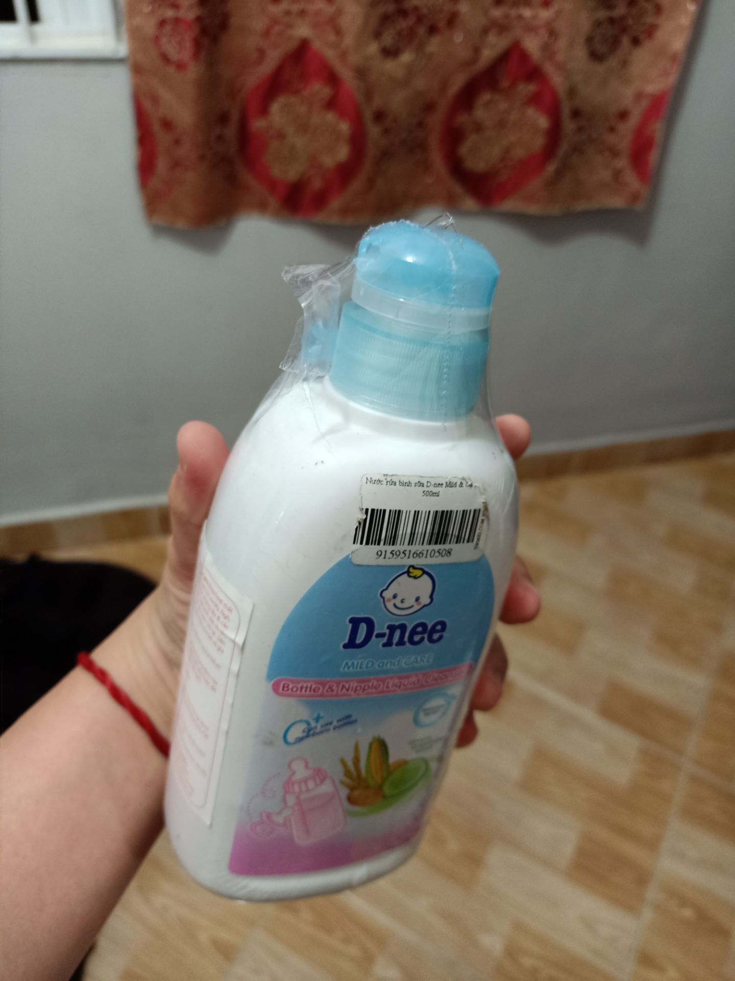 tôi ko hài lòng khi sản phẩm nhận được lại bị gãy như vậy. yêu cầu đổi hàng