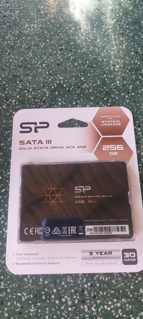 mong shop đóng gói cẩn thận. hàng mới full box mong shop đóng gói cẩn thận. hàng mới full box