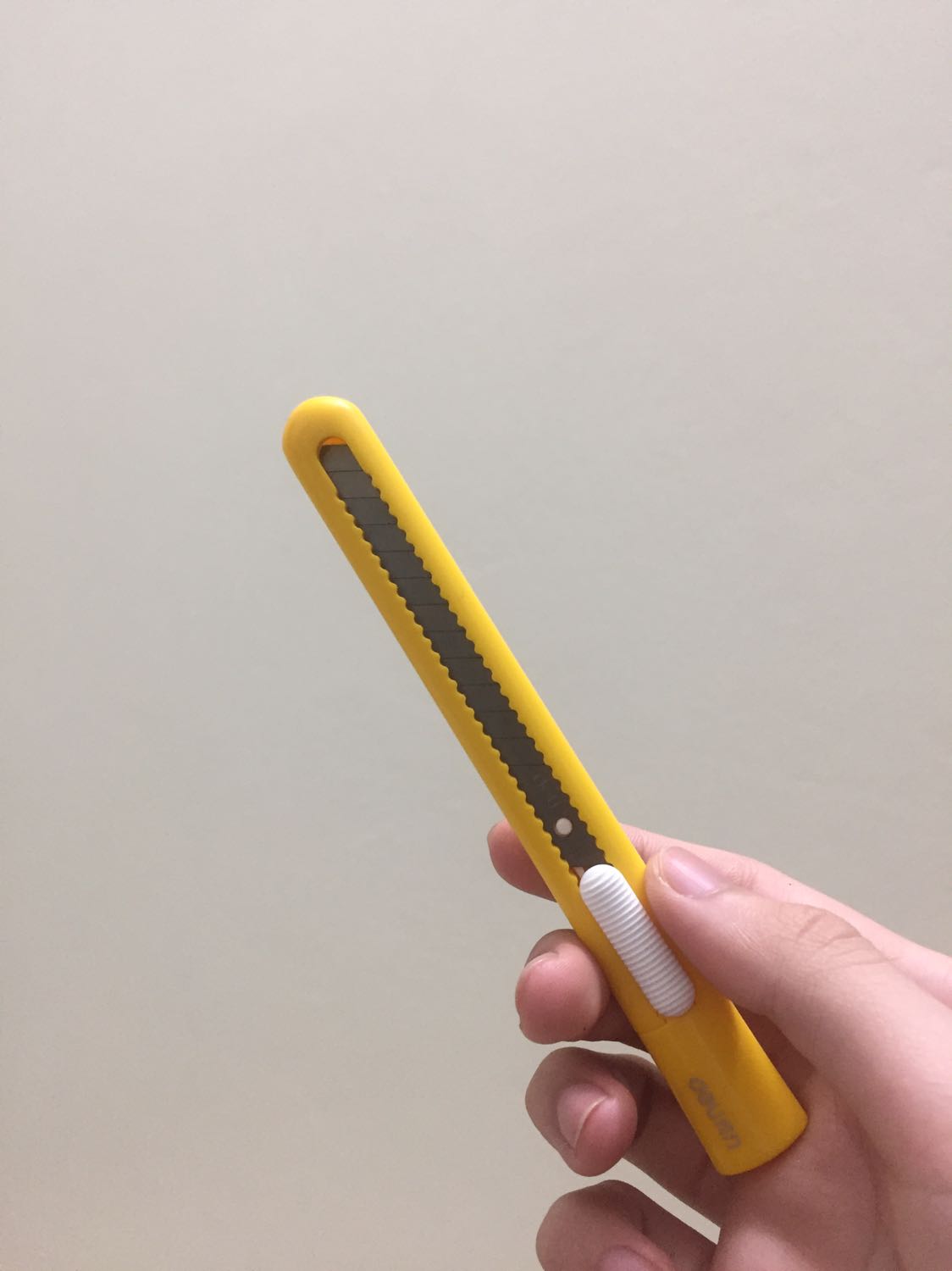 Sản phẩm giống hình 
Thiết kế đơn giản_bền
Giá rẻ
Giao nhanh 
Nua ở deli nên mua rất yên tâm ạ