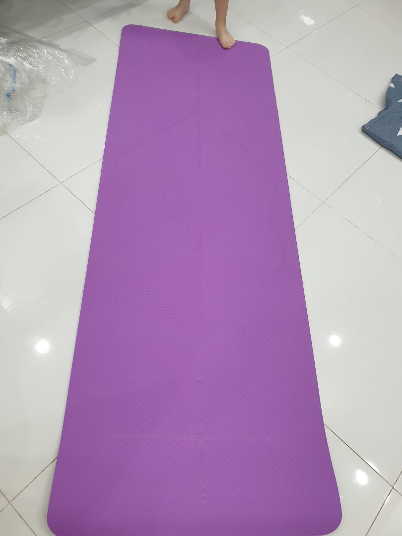 Thảm ok, định tuyến hơi mờ khó nhìn. shop báo cắt bớt khâu in chữ miDoctor để có giá tốt. Vẫn vote 5 sao. Review cho bạn nào mua thảm, đừng nhìn hình có in chữ nhé. k có hàng đó nữa.