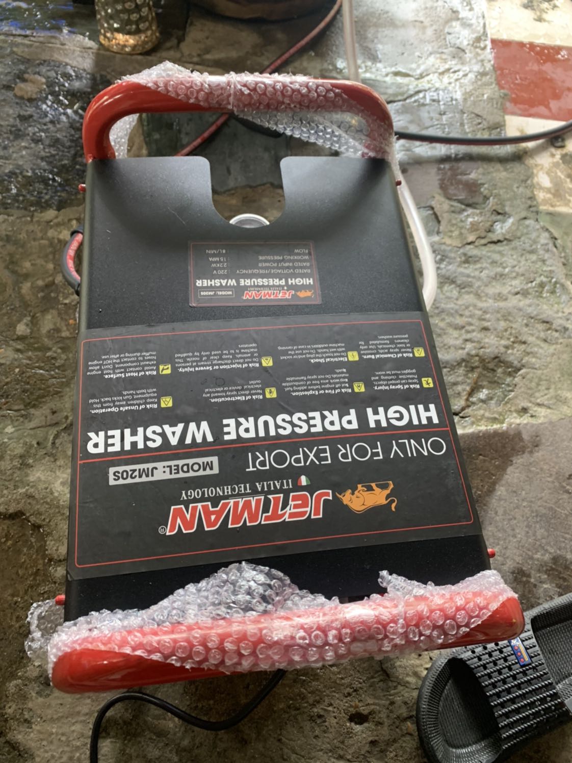 Đóng gói cẩn thận. Đầy đủ phụ kiện. Máy mạnh, êm. Hy vọng bền