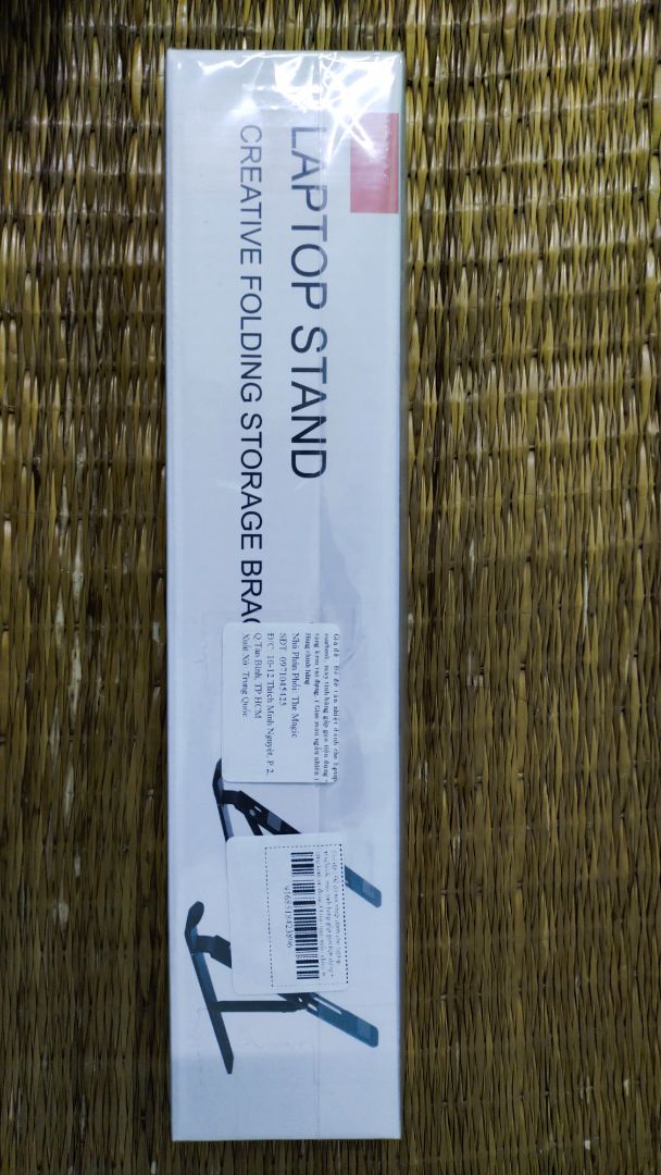 Giao hàng nhanh. Gói hàng chắc chắn. Kệ đẹp, có bao đựng. Đặt laptop lên thấy cũng chắc chắn. Hy vọng thời gian bền lâu. Hài lòng. Cám ơn shop nhiều.