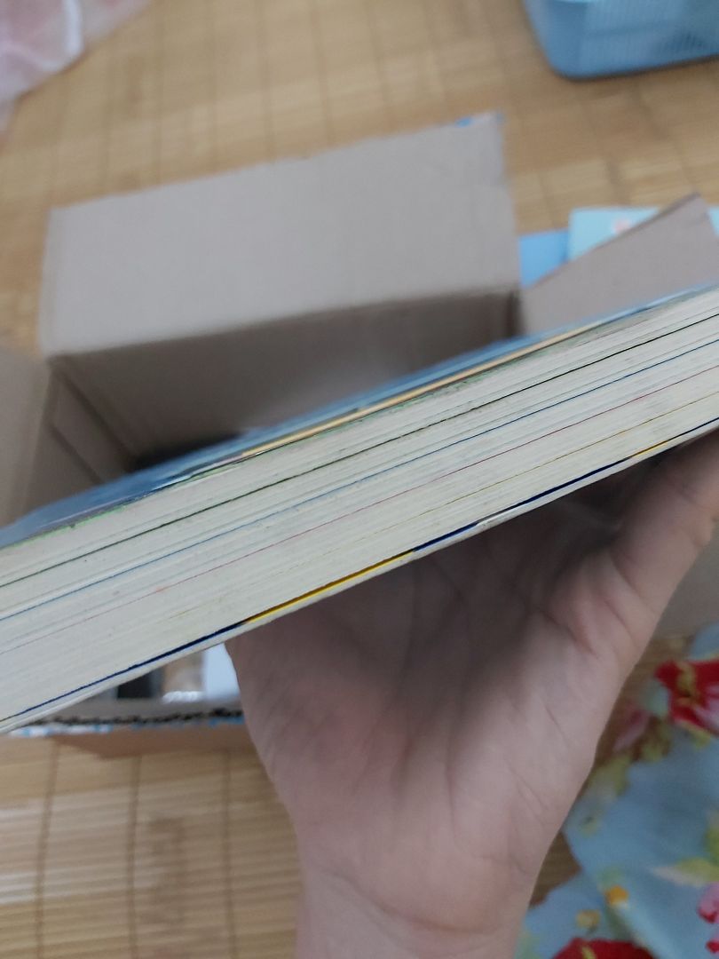 sách lần này nhìn hơi cũ (hơi mốc và xước bên ngoài, bên trong ok). Nếu tiki có thể xem lại công tác lưu kho và vận chuyển thì tốt hơn. Dù sao vẫn luôn ủng hộ tikitrading.