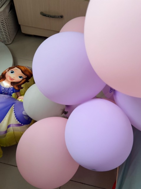 Hàng nhận thực tế khác xa mẫu, bong bóng thiếu, chỉ 1 cái lá, ống bơm ko bơm được bong bóng. Quá tệ