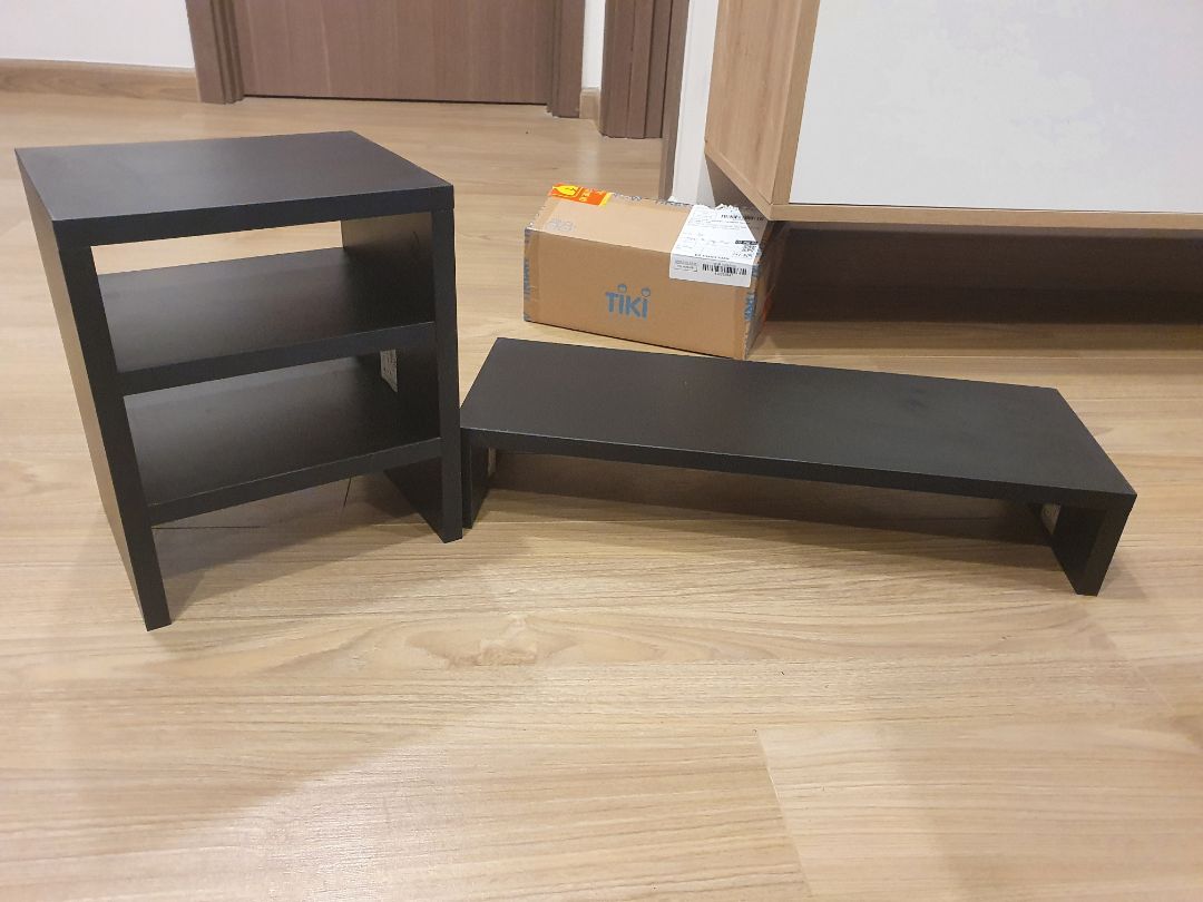 Kệ đẹp, chắc chắn, giao nhanh. Tối qua mình mới đặt sáng nay đã có hàng rồi. Có hướng dẫn lắp, mọi chi tiết đều được đánh dấu và ghi chú rõ vị trí nên khá đơn giản. Mình là con gái mất có 15' là xong rồi. Shop cho dư ốc vs chốt luôn ❤