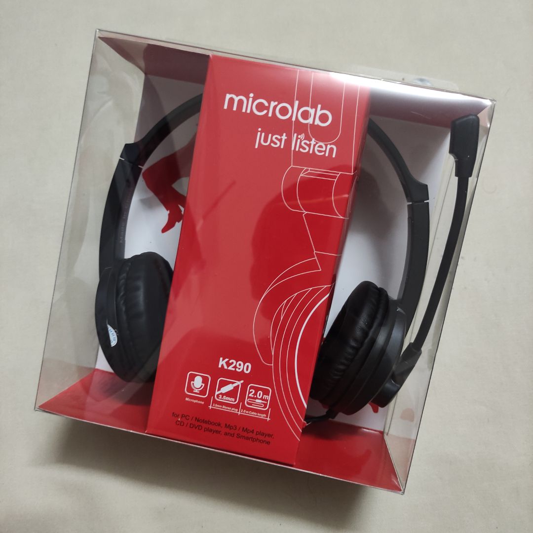 tai nghe dùng để voice *** thì rất ok. mic âm thanh rõ ràng trong trẻo, ko lẫn tạp âm hoặc tiếng è è. tai nghe cũng rõ. Tuy nhiên nếu để nghe nhạc thì âm thanh khá tù, không bốc, âm bass cũng không chắc và rõ ràng như những tai nghe đắt tiền khác. Nói chung với tầm giá dưới 200k mà như này thì cũng ok rồi, ko đòi hỏi gì thêm. À, tai nghe này 1 jack mic 1 jack tai nghe riêng nhé mọi người, nên dùng cho máy tính bàn hoặc laptop thôi. Bền hay không thì chưa biết do mới xài có 2 ngày. Tạm thời cho 5 sao.