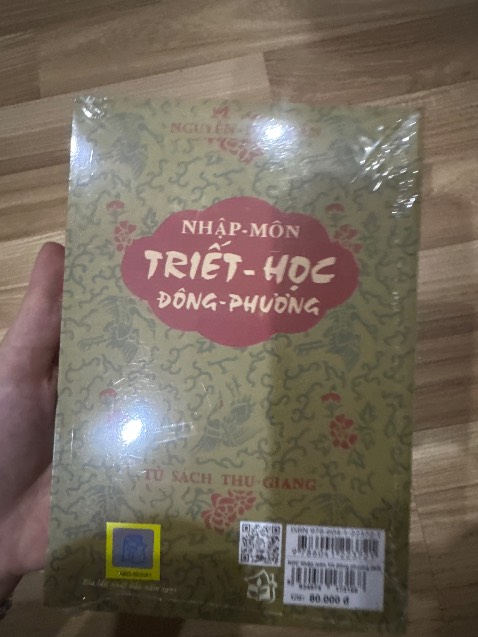Sách của thầy Cần luôn được bọc rất cẩn thận, chất lượng giấy tốt, nội dung sâu sắc vô cùng.