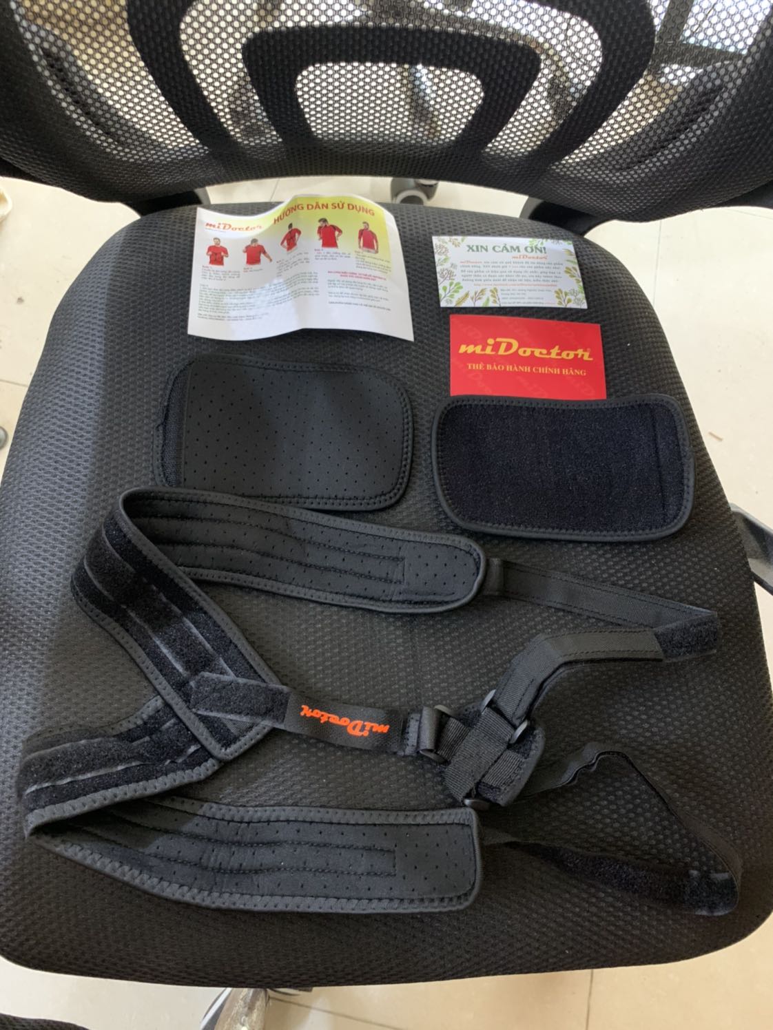 Hàng giao đúng như hình quảng cáo, chắc chắn, dùng đc có mỗi 2 ngày thấy có tác dụng tốt. Có mấy bài tập trong mô tả tập hay mà hiệu quả...
Có điều bất ngờ tốc đooj giao hàng của tiki đợt này, rất chậm