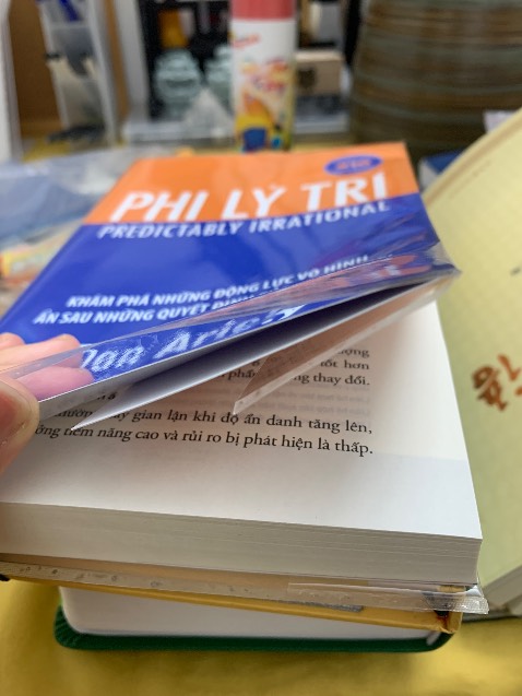 Sách đẹp, in ấn sắc nét. Tuy nhiên bookcare lỏng lẻo và bị bung Sách đẹp, in ấn sắc nét. Tuy nhiên bookcare lỏng lẻo và bị bung