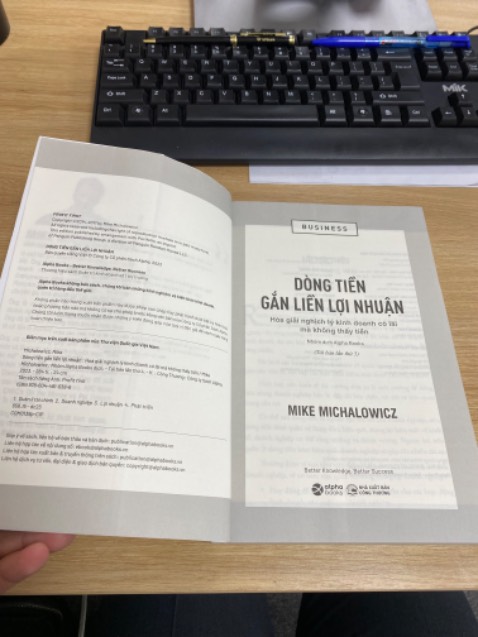 Đóng gói đẹp, sách chất lượng cao, nội dung rất hay cho dân Tài chính