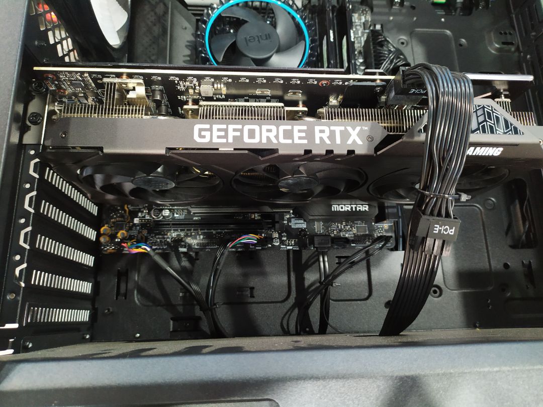 bản này của EU ko biết bảo hành ở VN đc ko. vì là hàng EU nên giá rẻ hơn so với bản VN, chênh nhau tầm 200k, chất lượng thì như nhau, vỏ hộp toàn tiếng anh, phụ kiện đầy đủ mà ko cho ốc vặn. chất lượng ổn định, tuy nhiên nếu sóng wifi không chia 2 băng tần mà gộp vào vừa 2.4/5GHz thì thiết bị vẫn sẽ nhận mặc định sóng 2.4