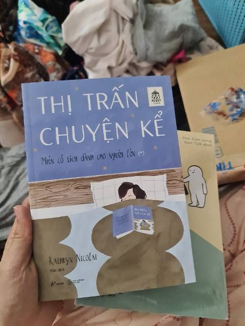 Sách có nội dung nhẹ nhàng, yên bình...mình mới đọc 1 truyện trong sách nhưng cảm nhận khá tốt về cuốn này.