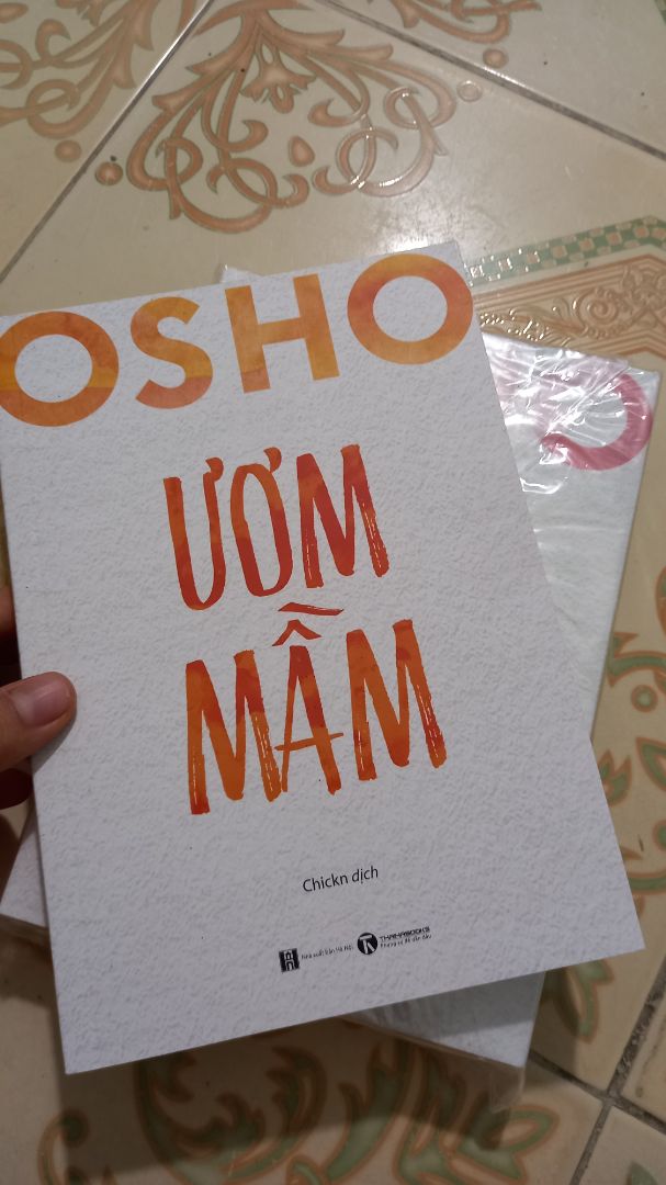 sách gói cẩn thận đẹp, mình đọc rất nhiều tác phẩm của Ohso, nên lần này mua hài lòng lắm giao nhanh.