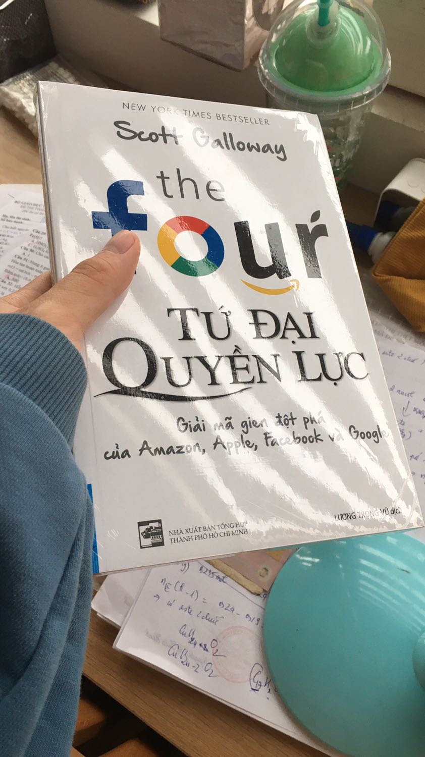 Mình chưa đọc nhưng rất hài lòng về dịch vụ ^^. Hàng giao rất nhanh, 2 ngày đã có rồi. Hơn nữa còn được đóng gói cẩn thận, không bị bong tróc cong hay nhăn.