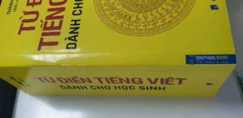 Nhận ko có màng bọc, bìa dơ , bên trong còn mới nên có thể chấp nhận