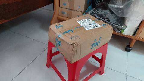 Sách đọc khá hay, có giải thích cặn kẽ lý do và cách giải quyết vấn đề hay gặp ở học sinh
Không hiểu sao khi nhận hộp hàng lại móp như vậy, nhưng may là sách không bị sao