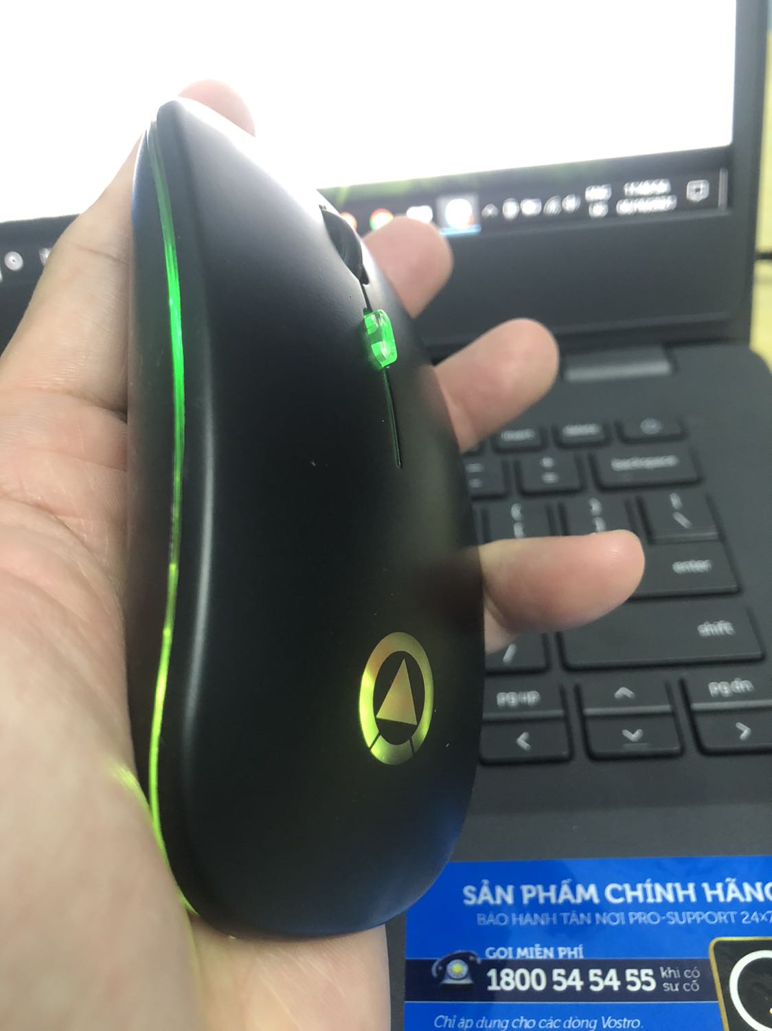 Sản phẩm ổn trong tầm giá. Chuột êm, nhạy, không tiếng click.
Tuy nhiên chuột quá mỏng, nhỏ chỉ phù hợp với trẻ em hoặc phụ nữ có bàn tay nhỏ