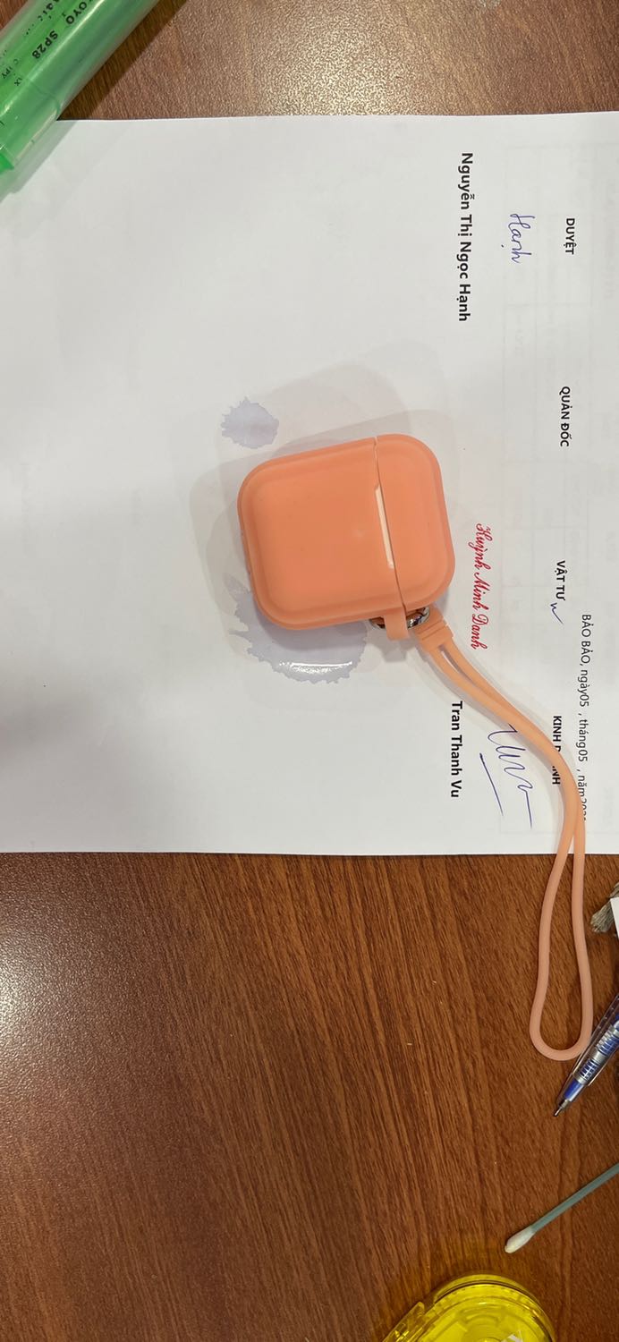 Giao hàng thấy nhanh đó.đặt màu đỏ giao màu Hồng . Tức cái lồng ngực à.