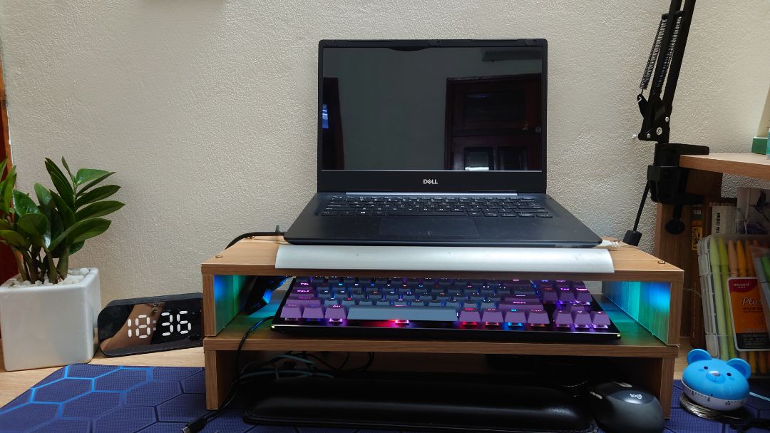 Kệ thì okie, không quá lỏng lẻo, so với giá tiền thì ổn lắm rồi, mỗi tội bị bong 2 chỗ nhưng mình vẫn chấp nhận được. Tiki Fast mới giao lâu dã man thật, chờ mòn mỏi hơn 1 tuần liền. Vì muốn tăng chiều cao mà không muốn thêm ngăn nên mình mua 2 giá chồng lên nhau luôn. Kệ thì okie, không quá lỏng lẻo, so với giá tiền thì ổn lắm rồi, mỗi tội bị bong 2 chỗ nhưng mình vẫn chấp nhận được. Tiki Fast mới giao lâu dã man thật, chờ mòn mỏi hơn 1 tuần liền. Vì muốn tăng chiều cao mà không muốn thêm ngăn nên mình mua 2 giá chồng lên nhau luôn.