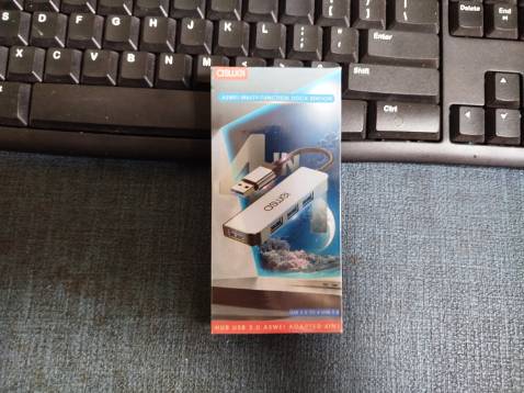 ✓ Hub USB 3.0 ASWEI 4in1: USB 3.0 To 4 USB 3.0 :
 •  Chất Lượng Vượt Trội: Vỏ nhôm tản nhiệt tốt, chắc chắn, mát.
 •  Kết Nối Ổn Định: Cổng USB chắc chắn, đảm bảo kết nối đáng tin cậy.
 •  Giao Hàng Nhanh Chóng: Nhận hàng nhanh chóng, chỉ trong vòng một ngày.
 •  Giá Cả Cạnh Tranh: Mua ba bộ chia USB ASWEI với giá ưu đãi.
 •  Thiết Kế Tiện Lợi: Kích thước nhỏ gọn, dễ dàng cầm nắm. Vỏ nhôm bền bỉ, bảo vệ khỏi va đập.
--> Bộ chia USB ASWEI được thiết kế với chất lượng cao tốt , kết nối ổn định và giao hàng nhanh chóng. Giá cả cạnh tranh và thiết kế tiện lợi. Sản phẩm nên dùng. ✓ Hub USB 3.0 ASWEI 4in1: USB 3.0 To 4 USB 3.0 :
 •  Chất Lượng Vượt Trội: Vỏ nhôm tản nhiệt tốt, chắc chắn, mát.
 •  Kết Nối Ổn Định: Cổng USB chắc chắn, đảm bảo kết nối đáng tin cậy.
 •  Giao Hàng Nhanh Chóng: Nhận hàng nhanh chóng, chỉ trong vòng một ngày.
 •  Giá Cả Cạnh Tranh: Mua ba bộ chia USB ASWEI với giá ưu đãi.
 •  Thiết Kế Tiện Lợi: Kích thước nhỏ gọn, dễ dàng cầm nắm. Vỏ nhôm bền bỉ, bảo vệ khỏi va đập.
--> Bộ chia USB ASWEI được thiết kế với chất lượng cao tốt , kết nối ổn định và giao hàng nhanh chóng. Giá cả cạnh tranh và thiết kế tiện lợi. Sản phẩm nên dùng.