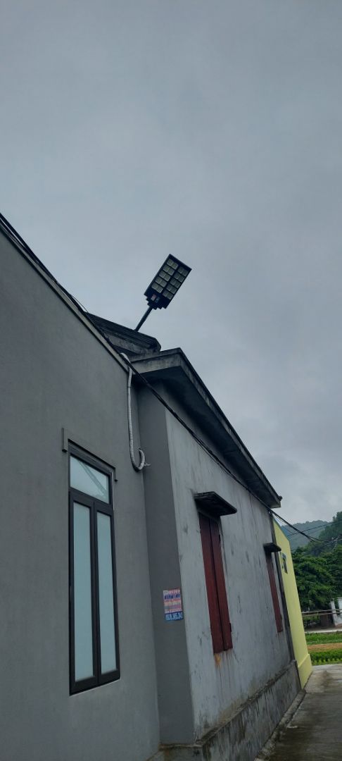 đèn sáng ok, giao hàng nhanh có cho kiểm tra hàng cẩn thận