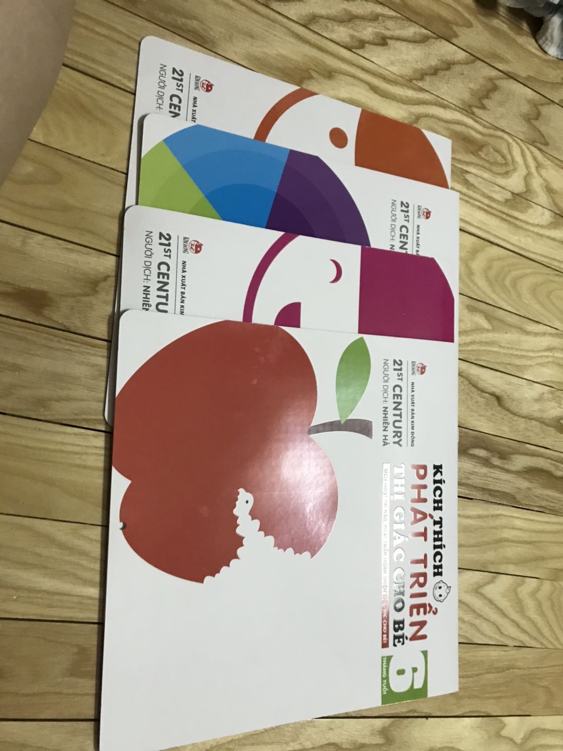 Sách đẹp, hài lòng, thích hợp lứa tuổi cho bé sơ sinh!