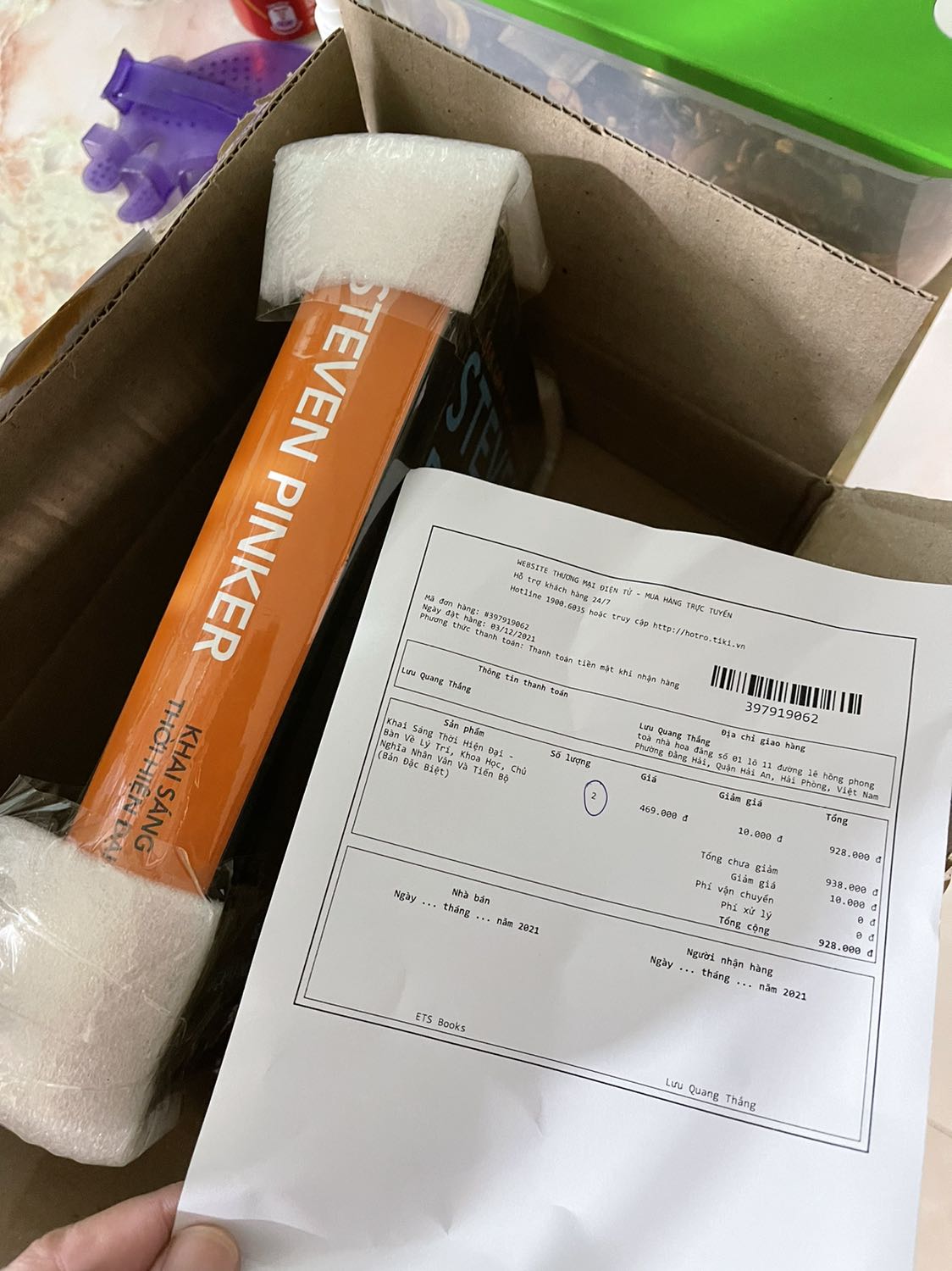 Mình thanh order 2 cuốn, thanh toán tiền 2 cuốn nhưng khi nhận chỉ có 1 cuốn. Shop trả lời giúp