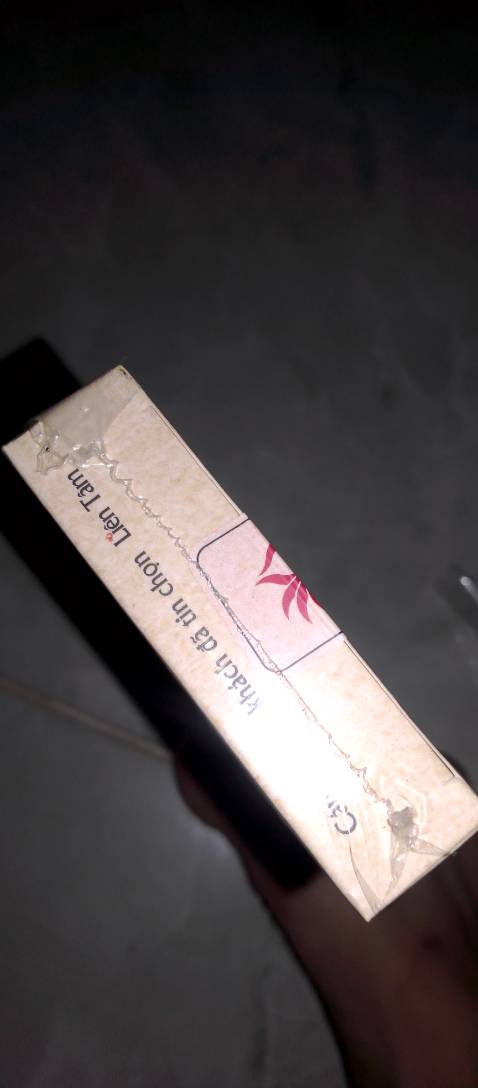 Cây ngắn nhỏ nhắn, không có tàn bay lung tung, ít khói, hương thoảng