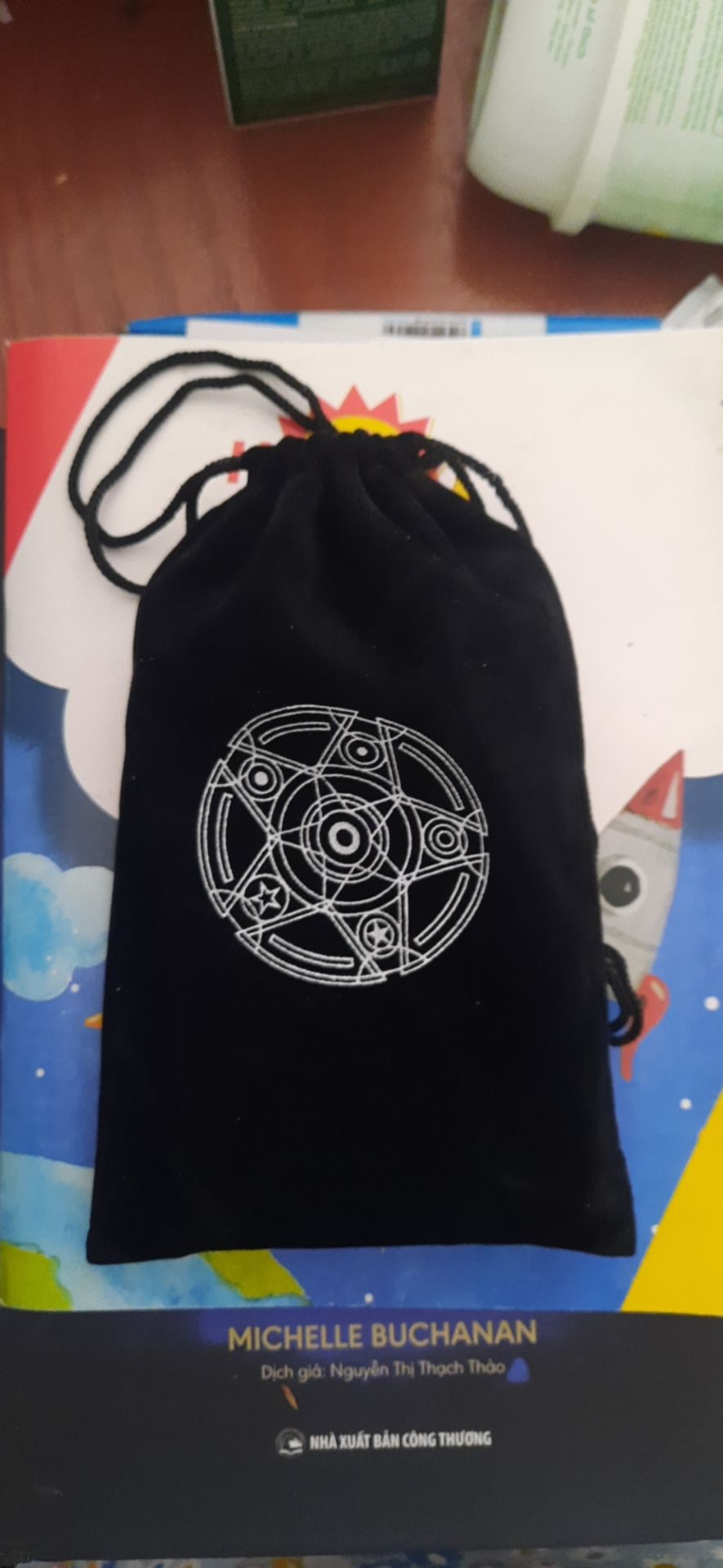 Đã lv shop khi chuyển thiếu khăn cho khách, shop khá nhiệt tình xử lý ngay thông tin. hy vọngvk cón hững nhầm lẫn sau đó nữa..Cảm ơn shop!!!