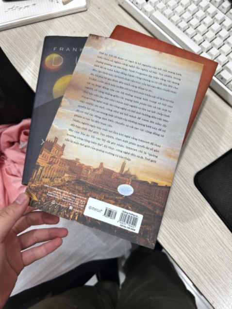 Mình đặt sách bìa cứng nhưng lại bị giao bìa mềm