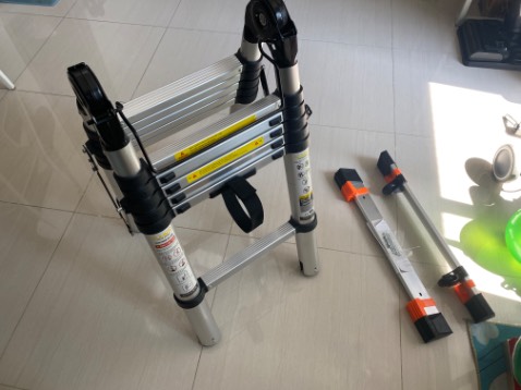 thang chắc chắn, tiện dụng.....gấp lại thì khá gọn, nhưng nhà SX kỹ tính nên để trong thùng muốt rất dày, thùng giao to tổ chưởng... Tiki phải giao hàng bằng Ô tô luôn ngầu phết!!! 😅