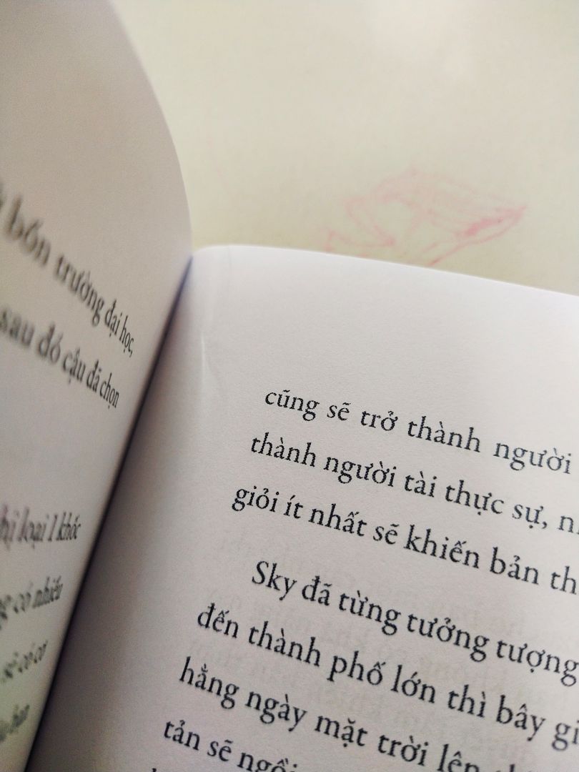 cũng tạm, nội dung cũng khá oke, đặc biệt là nếu dành cho những bạn ít đọc sách. bìa sách đẹp, các trang bên trong không lỗi, không dính trang, chữ in ko lỗi, cả cuốn không sai lỗi chính tả nào, nhưng có vài trang hơi nhàu. tổng thể 4 sao thôi nha...