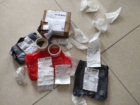 Shop xem lại sao mua đệm thì lại giao rác?