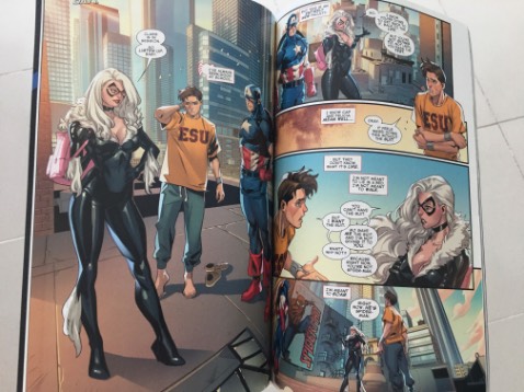 Hàng mới chưa bị bóc, không bị lỗi. Giấy in chắc chắn mà nhẹ. Vẽ, màu sắc và bố cục miễn chê. Câu chuyện có nhiều nhân vật anh hùng và phản diện biểu tượng cùng xuất hiện khá thú vị. Nội dung tổng thể ổn nếu người đọc không quá kỳ vọng một cái gì sâu sắc nhất là khi đây chỉ là một tập trong bộ dài của nó. Bực mỗi cái là Fahasa nhập tập 3 và 4 mà không nhập tập 1 và 2 của bộ Beyond này.