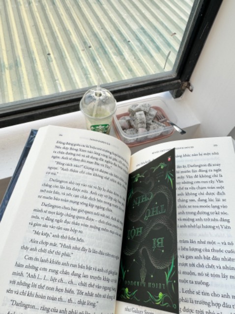 Cảm giác hơi lê thê, với mình thì thấy cũng tạm ổn ạ , bìa sách thiết kế đẹp, mình bị ấn tượng vì bìa nên mua, chứ chưa xem qua review