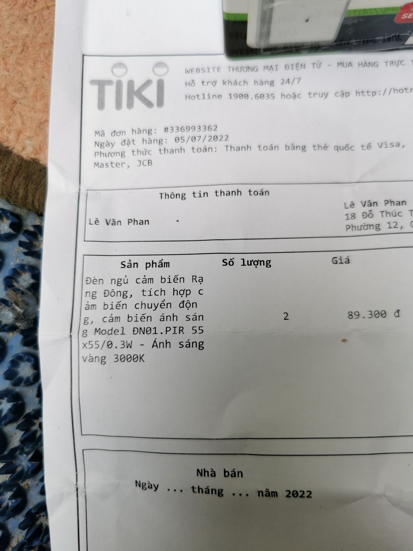 Tôi đặt đèn cảm biến chuyển động hồng ngoại nhưng đơn vị này lại gửi cho tôi đèn cảm biến ánh sáng thông thường, loại này không cảm biến chuyển động thân nhiệt như mô tả, kiểu dáng cũng hoàn toàn khác với hình ảnh chụp khi giới thiệu trên trang web. rất không hài lòng về dịch vụ của đơn vị này