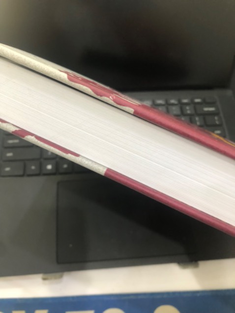 Sách dày, còn khá mới, không bị móp méo hay rách. Giao hàng tiêu chuẩn