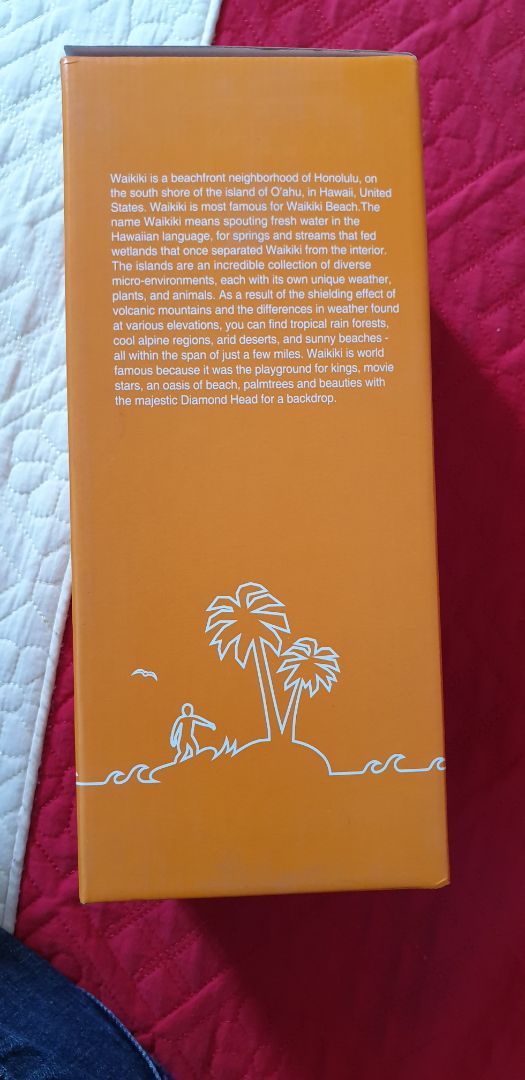 Thiết kế đẹp , có nắp lọc trà tiện dụng , có ống hút , ống cọ rửa và phù hợp trong tầm giá