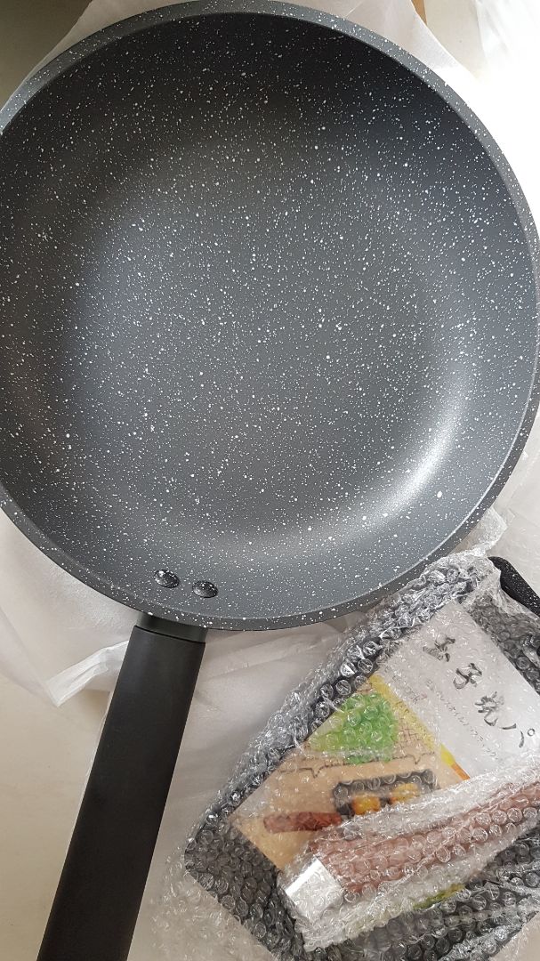 chảo dễ lắp ráp, cầm vừa tay, nhà 2 người nấu thoải mái